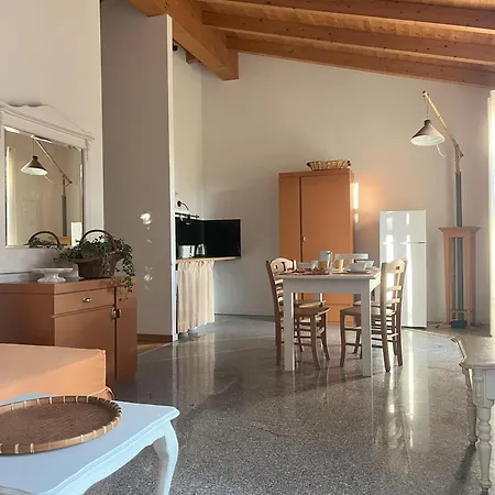 La Foresteria Di Borgogelsi * Sanguinetto
