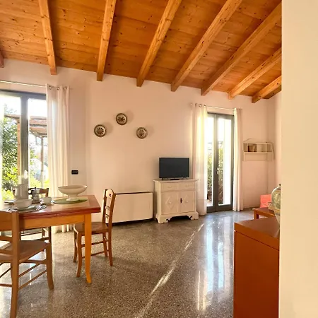 La Foresteria Di Borgogelsi * Sanguinetto